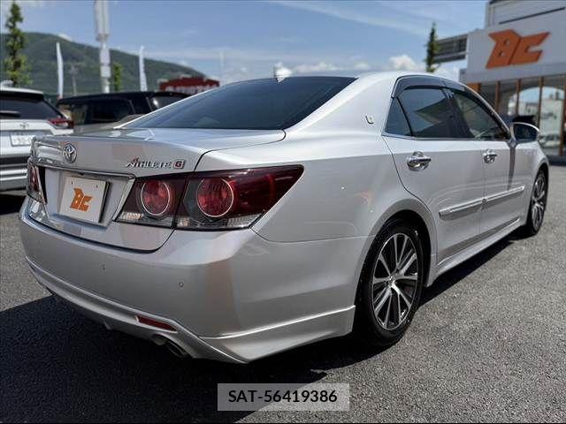 Toyota CROWN SEDAN 2017-01 6814372-14