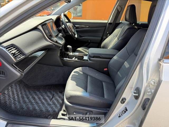 Toyota CROWN SEDAN 2017-01 6814372-16