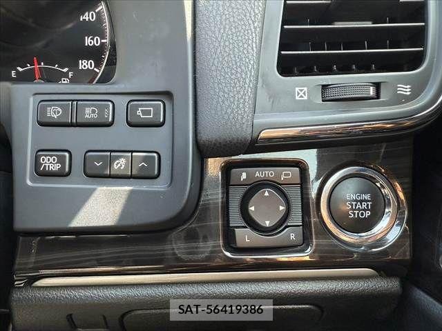 Toyota CROWN SEDAN 2017-01 6814372-23