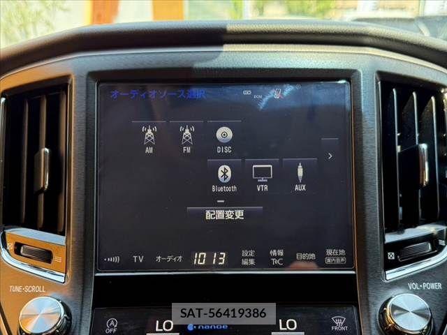 Toyota CROWN SEDAN 2017-01 6814372-6