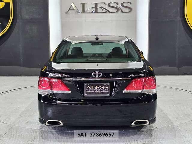 Toyota CROWN SEDAN 2010-04 6814374-12