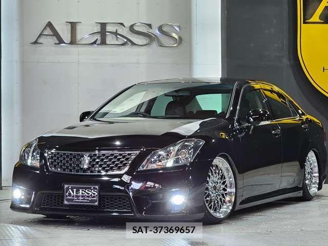 Toyota CROWN SEDAN 2010-04 6814374-1