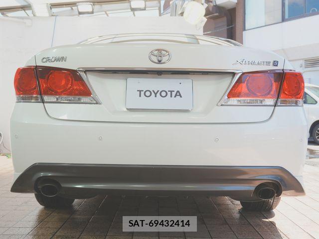 Toyota CROWN SEDAN 2013-12 6814373-9