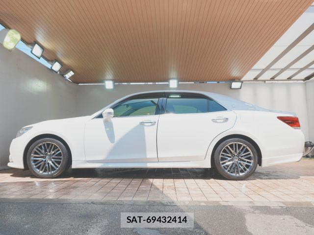 Toyota CROWN SEDAN 2013-12 6814373-7