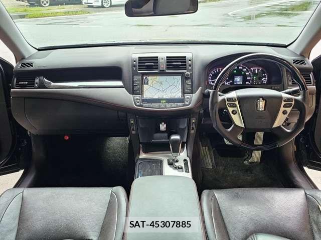 Toyota CROWN SEDAN 2012-01 6814377-18