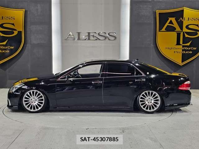 Toyota CROWN SEDAN 2012-01 6814377-4
