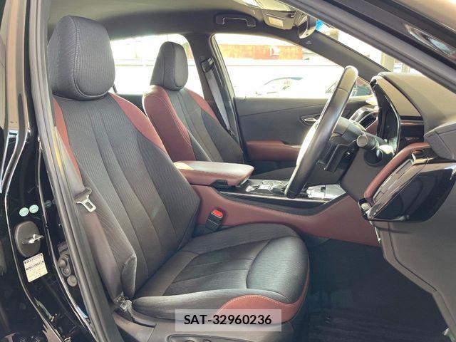 Toyota CROWN SEDAN 2018-06 6903625-10