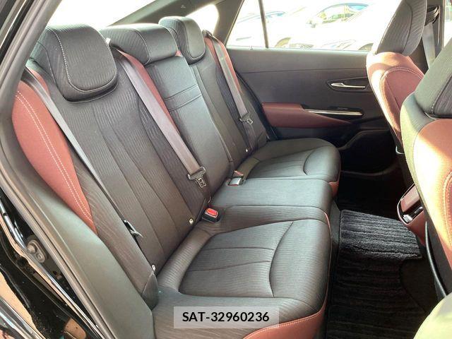 Toyota CROWN SEDAN 2018-06 6903625-11