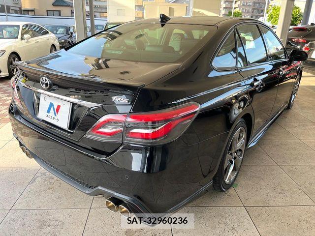 Toyota CROWN SEDAN 2018-06 6903625-12