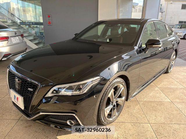 Toyota CROWN SEDAN 2018-06 6903625-13