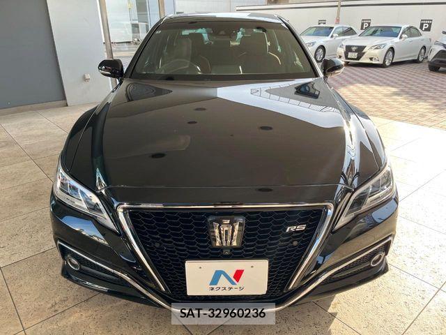 Toyota CROWN SEDAN 2018-06 6903625-16