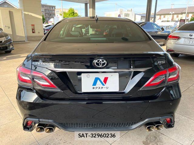Toyota CROWN SEDAN 2018-06 6903625-17