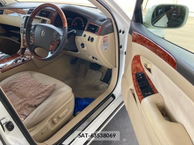 Toyota CROWN SEDAN 2006-03 6903657-11