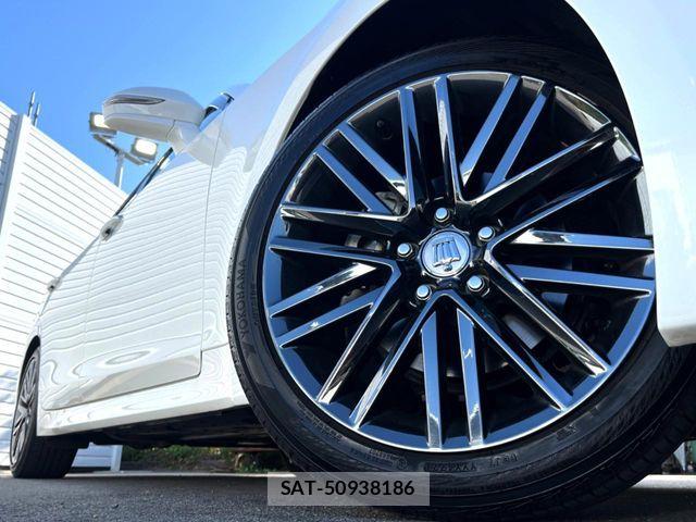 Toyota CROWN SEDAN 2016-11 6903623-12