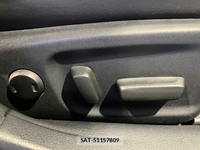 Toyota CROWN SEDAN 2017-09 6903624-17