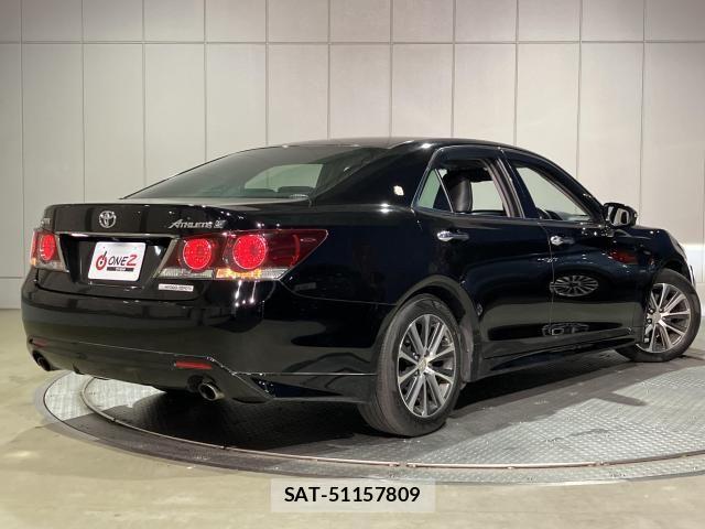 Toyota CROWN SEDAN 2017-09 6903624-1