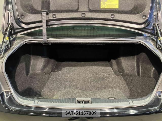 Toyota CROWN SEDAN 2017-09 6903624-20