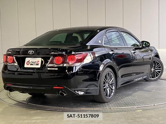 Toyota CROWN SEDAN 2017-09 6903624-26