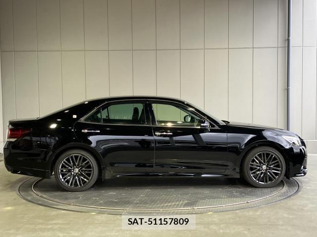 Toyota CROWN SEDAN 2017-09 6903624-29