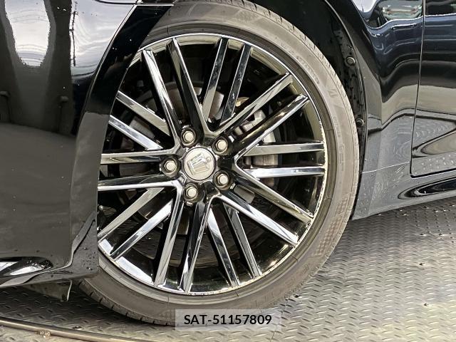 Toyota CROWN SEDAN 2017-09 6903624-3