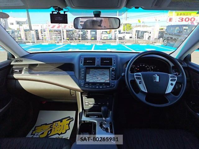 Toyota CROWN SEDAN 2012-05 6903627-2