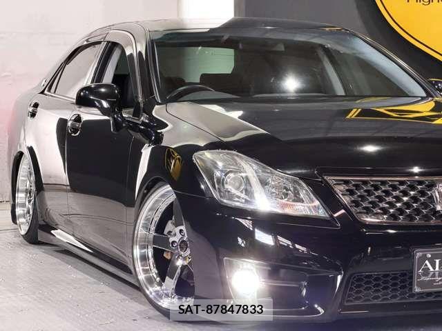 Toyota CROWN SEDAN 2011-10 6992734-1