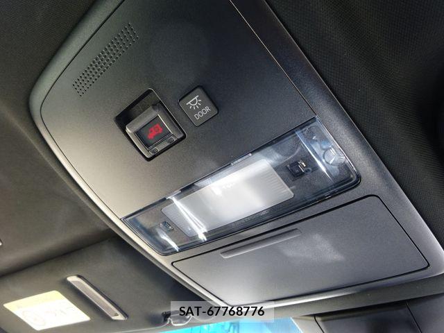 Toyota CROWN SEDAN 2019-08 6992729-26