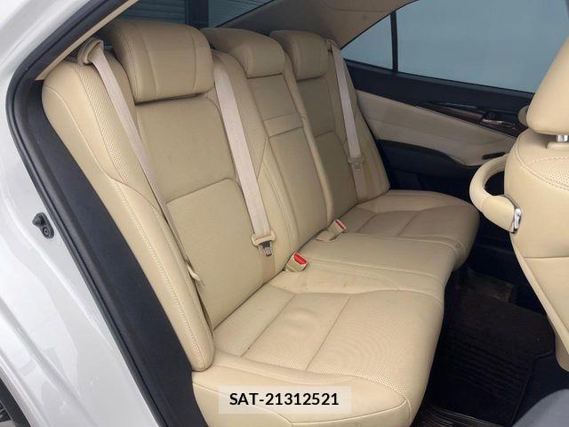 Toyota CROWN SEDAN 2016-09 7020250-10