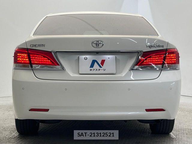 Toyota CROWN SEDAN 2016-09 7020250-14