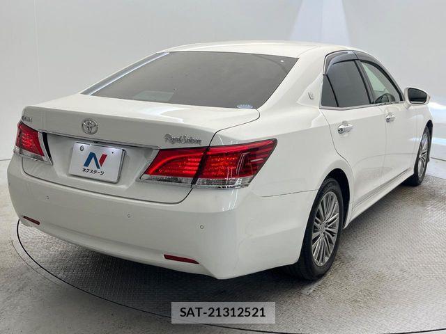 Toyota CROWN SEDAN 2016-09 7020250-16