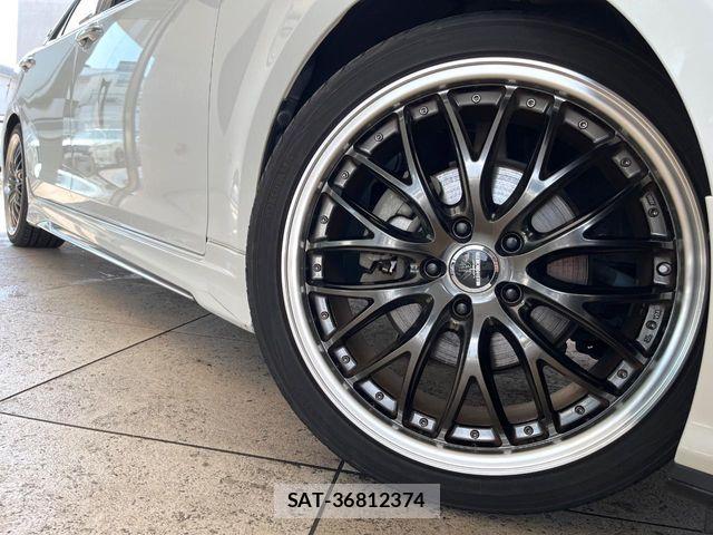 Toyota CROWN SEDAN 2016-10 7020245-11