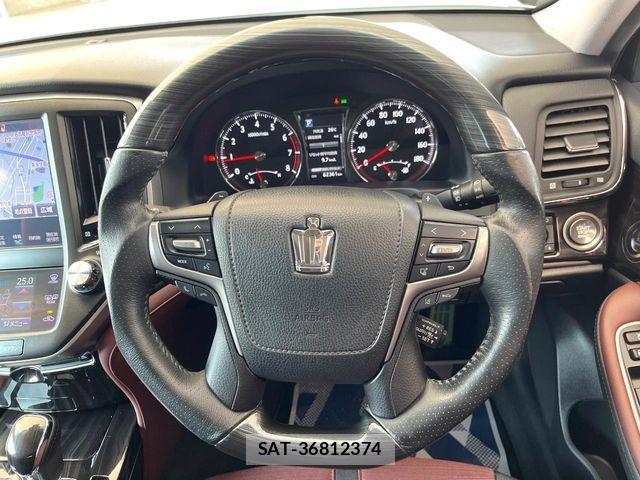 Toyota CROWN SEDAN 2016-10 7020245-13