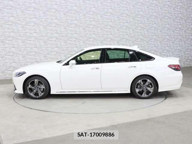 Toyota CROWN SEDAN 2019-08 7020243-12