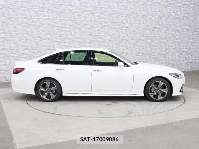 Toyota CROWN SEDAN 2019-08 7020243-13