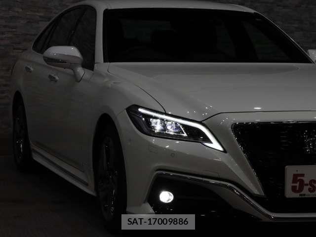Toyota CROWN SEDAN 2019-08 7020243-15