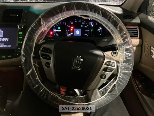 Toyota CROWN SEDAN 2012-05 7058050-14