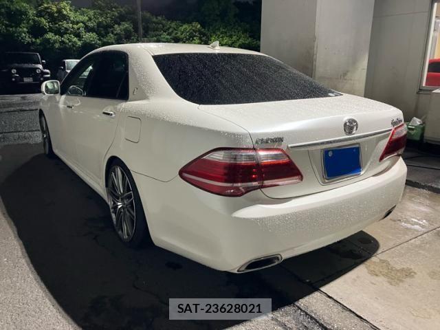 Toyota CROWN SEDAN 2012-05 7058050-4