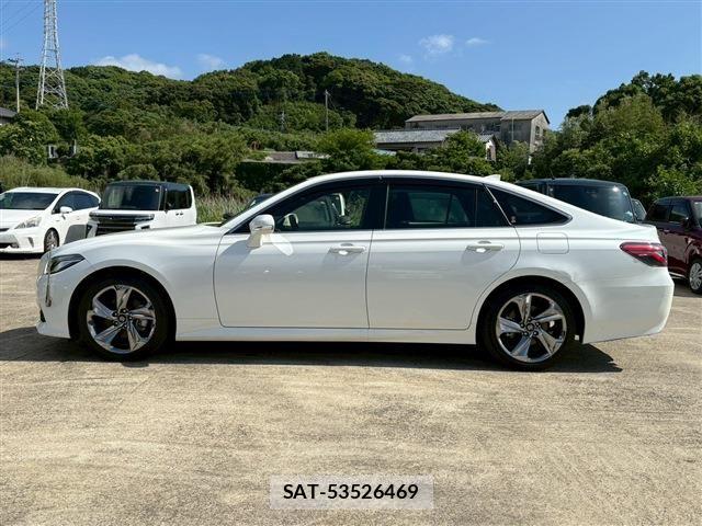 Toyota CROWN SEDAN 2018-09 7058038-10