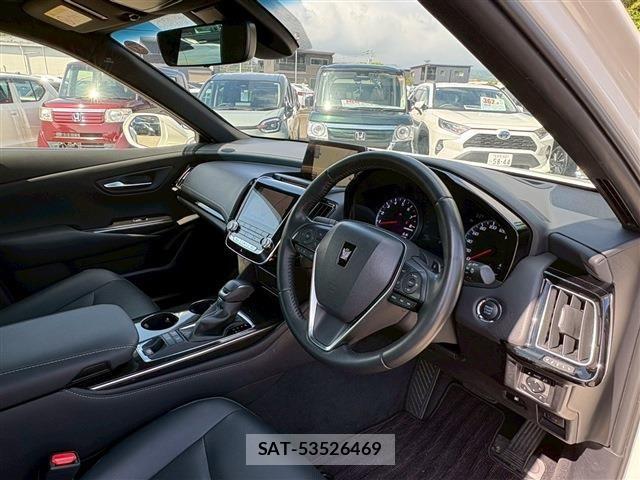 Toyota CROWN SEDAN 2018-09 7058038-16