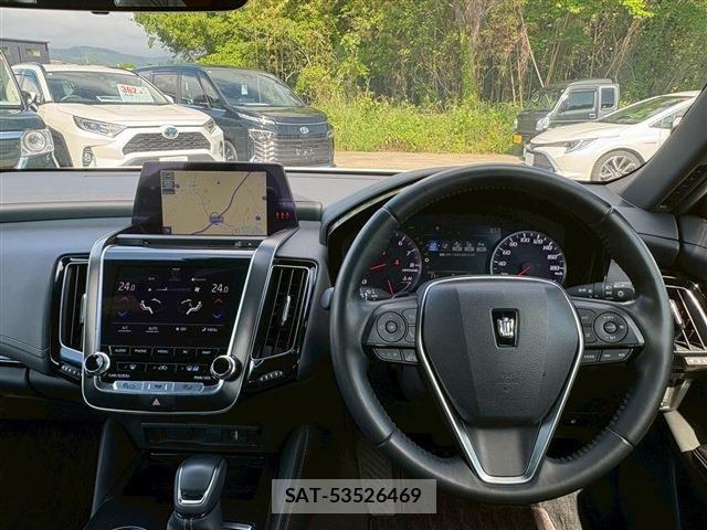 Toyota CROWN SEDAN 2018-09 7058038-19