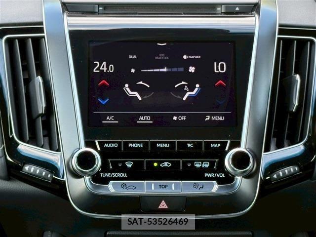 Toyota CROWN SEDAN 2018-09 7058038-22