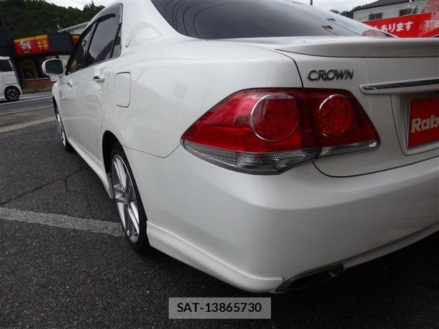 Toyota CROWN SEDAN 2012-04 7058043-13