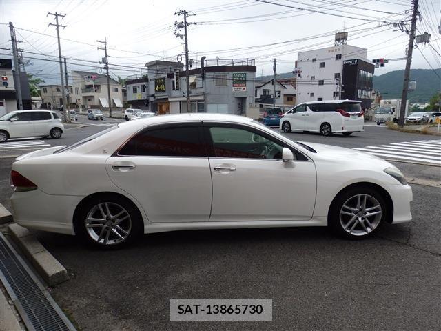 Toyota CROWN SEDAN 2012-04 7058043-5