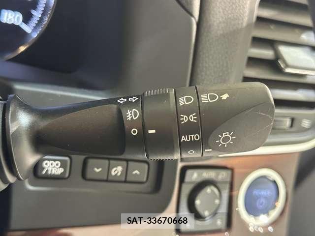 Toyota CROWN SEDAN 2013-07 7216586-11