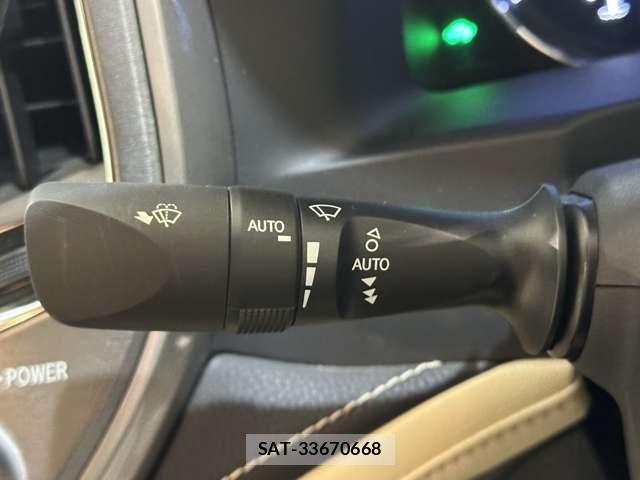 Toyota CROWN SEDAN 2013-07 7216586-12