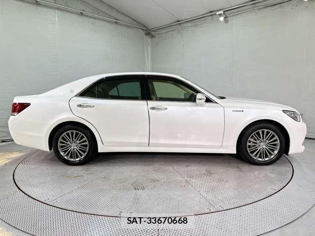 Toyota CROWN SEDAN 2013-07 7216586-3