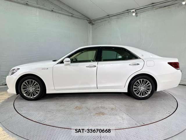 Toyota CROWN SEDAN 2013-07 7216586-7