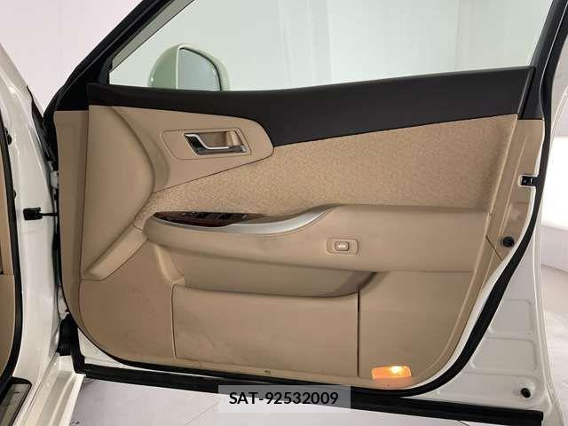 Toyota CROWN SEDAN 2011-11 7216577-12