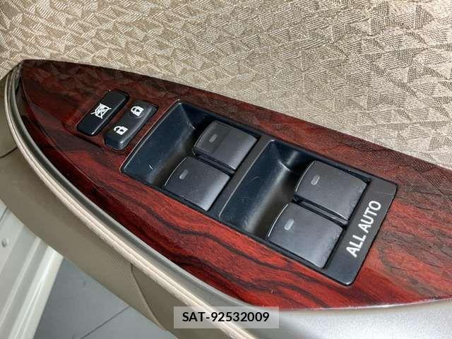 Toyota CROWN SEDAN 2011-11 7216577-13