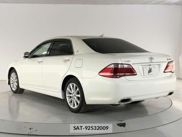 Toyota CROWN SEDAN 2011-11 7216577-3